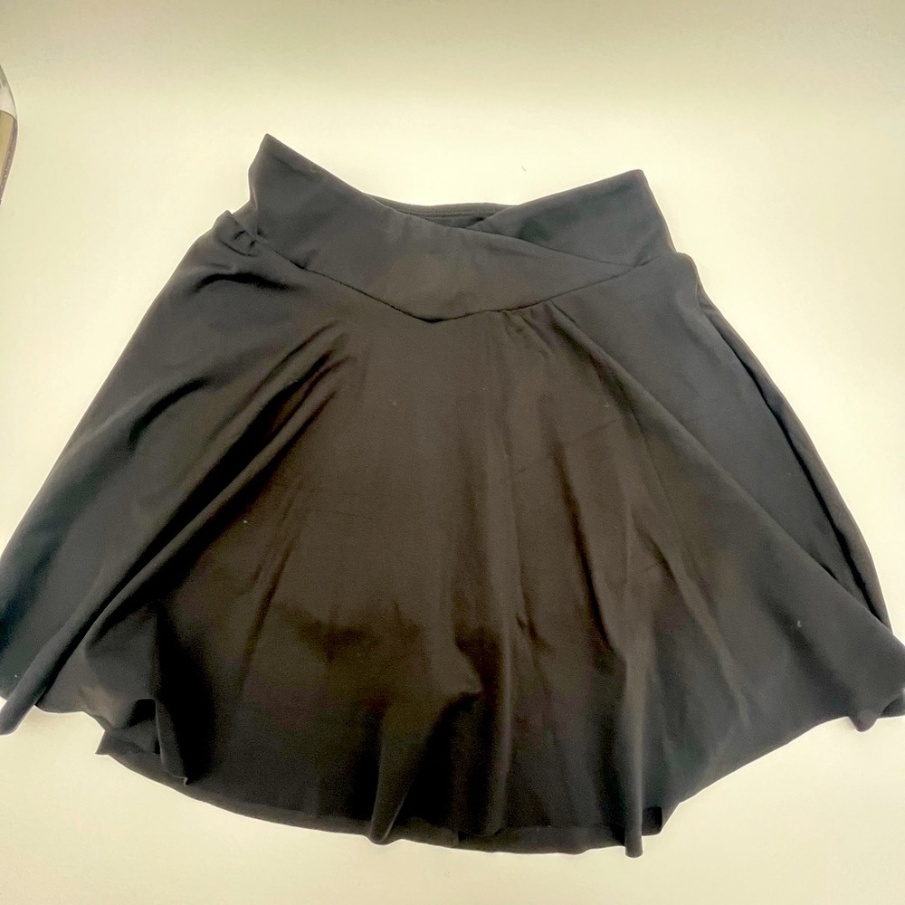 Black Women's Skort Lycra, stretch. Dance, tenniscore, comfort approx Sz Small